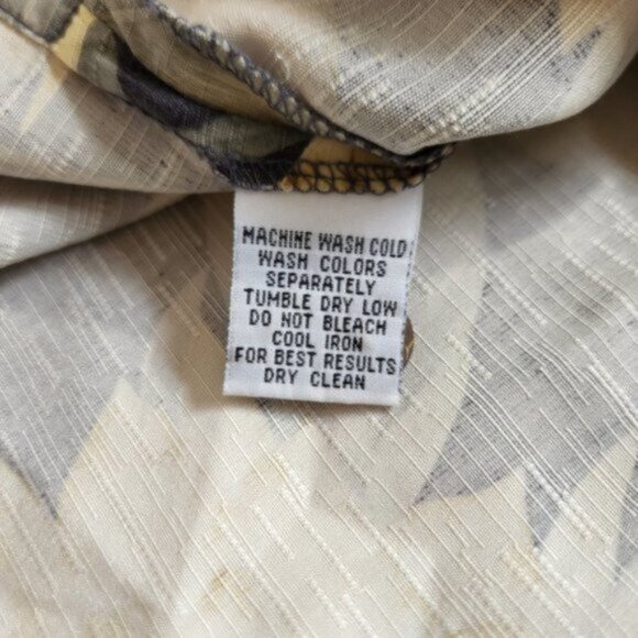 Tommy Bahama Silk Camp Hawaiian Shirt - Picture 7 of 7